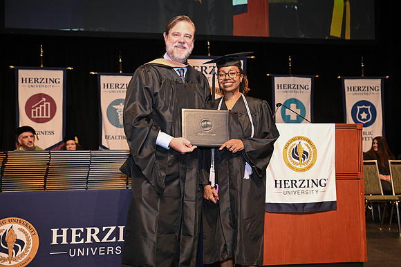 Herzing 00178
