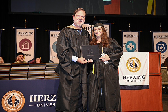 Herzing 00173