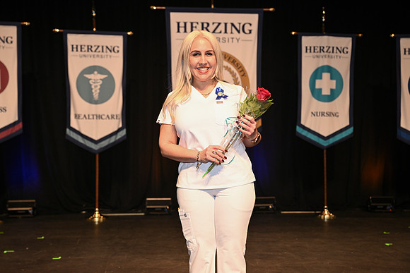 Herzing 00476