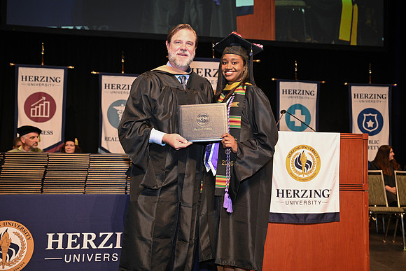 Herzing 00120