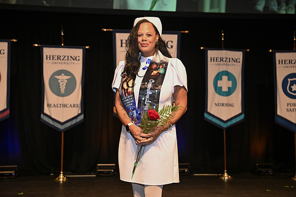 Herzing 00492