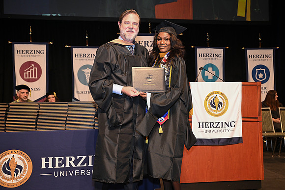 Herzing 00152