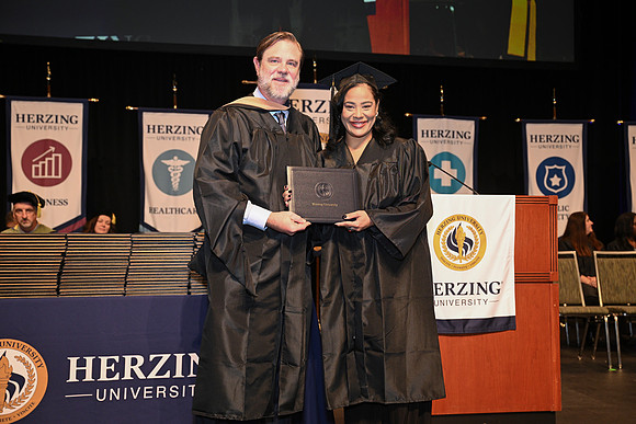 Herzing 00194