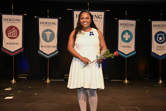 Herzing 00419