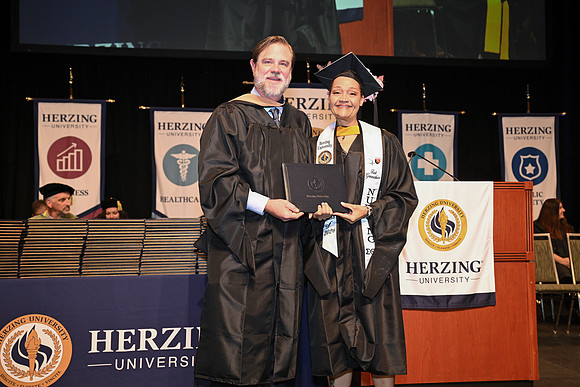 Herzing 00125