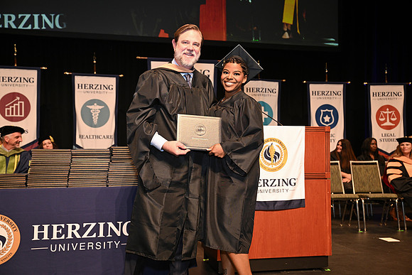 Herzing 00295