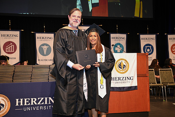 Herzing 00186