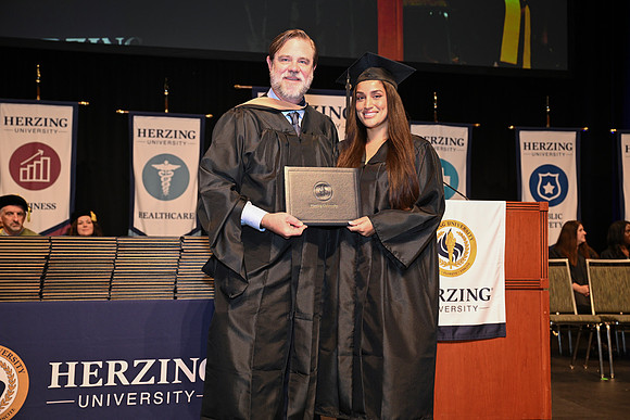 Herzing 00208