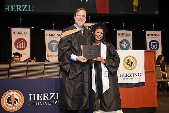Herzing 00264
