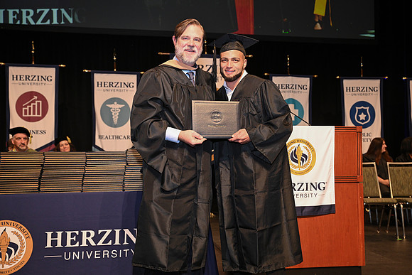 Herzing 00270