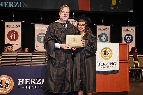 Herzing 00284