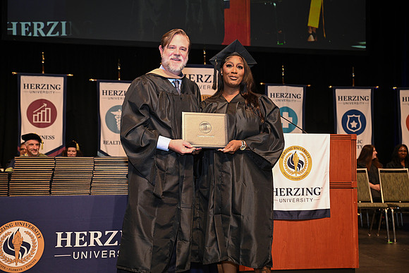 Herzing 00271