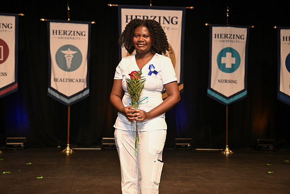 Herzing 00452