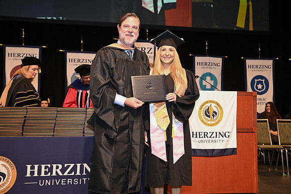 Herzing 00174